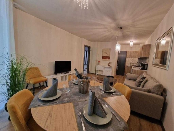 Дава се под наем Тристаен апартамент в Варна, Гръцка махала - 105 кв.м за 1122 € - Снимка #1