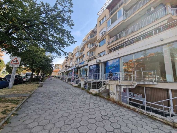 Магазин в Благоевград, Широк център - 71 кв.м за 1803 €/кв.м - Снимка #1