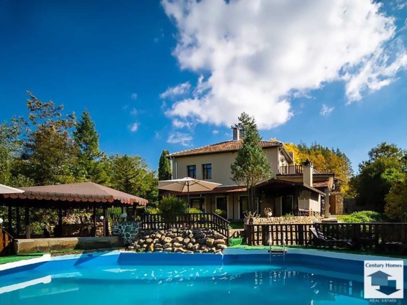 Къща в с. Хъневци, Област Велико Търново - 360 кв.м за 1792 €/кв.м - Снимка #1