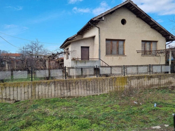 Къща в с. Цар Асен, Област Пазарджик - 100 кв.м за 373 €/кв.м - Снимка #1