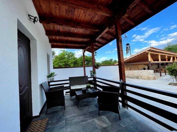 Къща в с. Брестница, Област Ловеч - 168 кв.м за 429 €/кв.м - Снимка #1