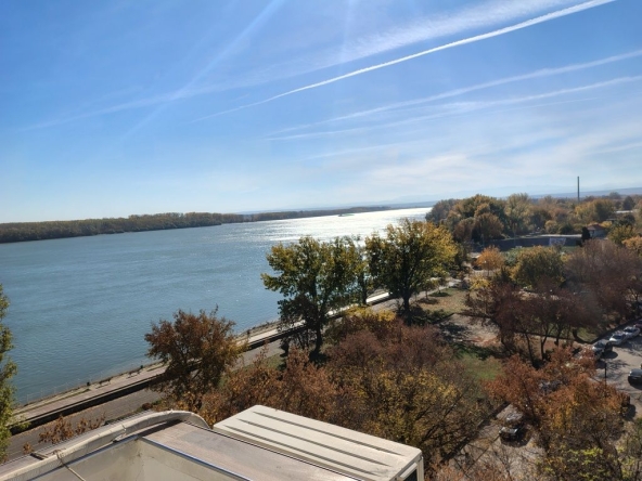 Дава се под наем Двустаен апартамент в Видин, Гео Милев - 56 кв.м за 255 € - Снимка #1