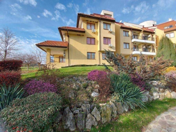 Дава се под наем Едностаен апартамент в к.к. Камчия - 46 кв.м за 229.5 € - Снимка #1