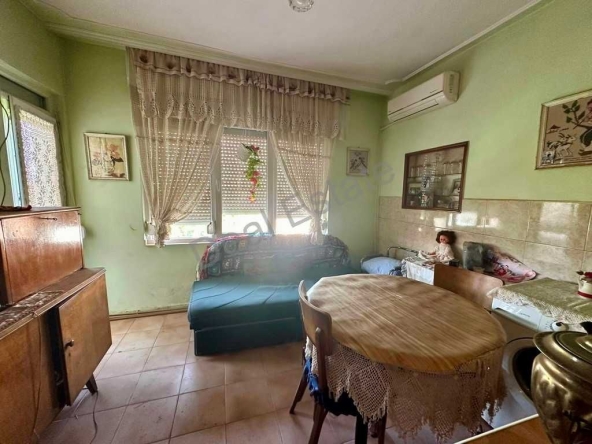 Тристаен апартамент в Благоевград, Широк център - 90 кв.м за 945 €/кв.м - Снимка #1