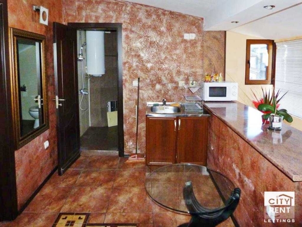 Дава се под наем Двустаен апартамент в Велико Търново, Център - 50 кв.м за 230 € - Снимка #1