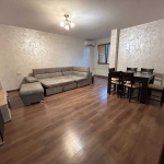 Дава се под наем Тристаен апартамент в Шумен, Пазара - 90 кв.м за 433.5 € - Снимка #1