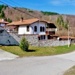 Къща в с. Стоевци, Област Габрово - 214 кв.м за 818 €/кв.м - Снимка #1