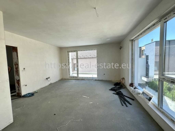 Тристаен апартамент в Благоевград, Широк център - 92 кв.м за 1000 €/кв.м - Снимка #1