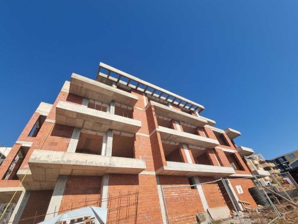 Тристаен апартамент в Благоевград, Освобождение - 102 кв.м за 879 €/кв.м - Снимка #1