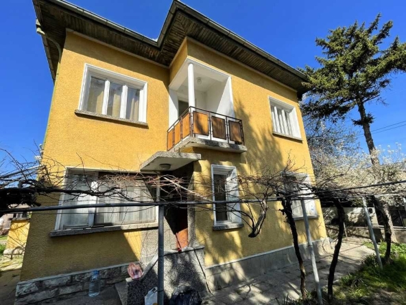 Къща в Лом - 150 кв.м за 654 €/кв.м - Снимка #1