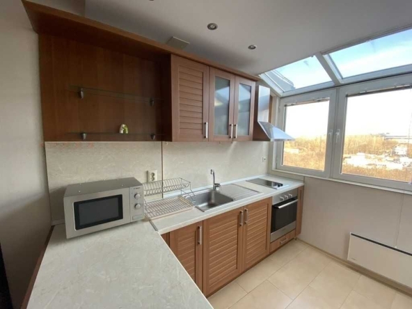 Дава се под наем Двустаен апартамент в София, Гоце Делчев - 85 кв.м за 600 € - Снимка #1