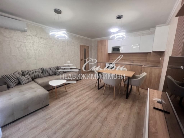 Дава се под наем Двустаен апартамент в Шумен, Пазара - 73 кв.м за 402.9 € - Снимка #1