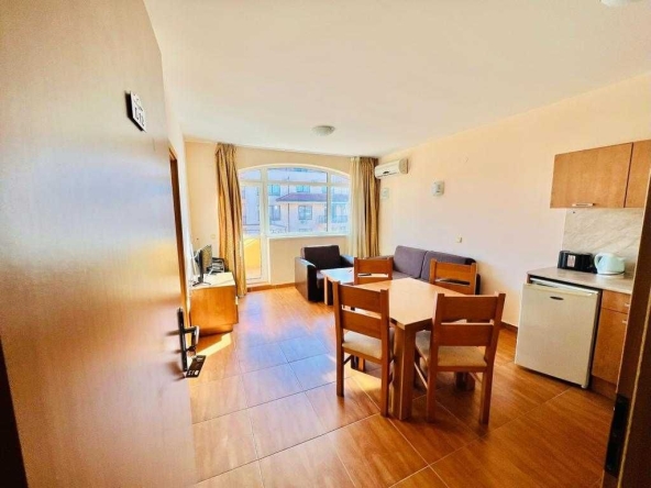 Двустаен апартамент в к.к. Слънчев бряг - 67 кв.м за 1075 €/кв.м - Снимка #1