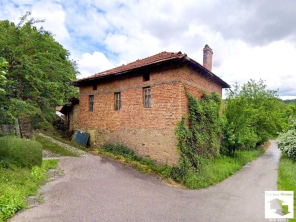 Къща в с. Денчевци, Област Габрово - 166 кв.м за 181 €/кв.м - Снимка #1