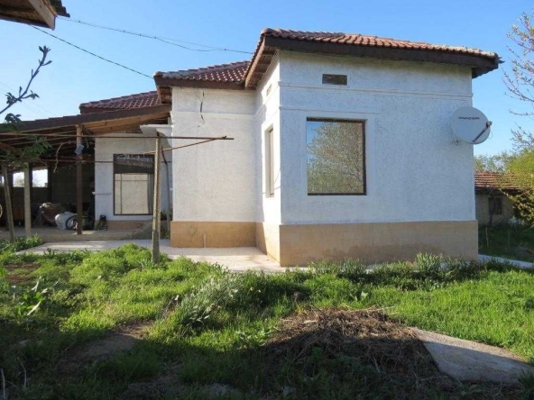 Къща в с. Дропла, Област Добрич - 72 кв.м за 819 €/кв.м - Снимка #1