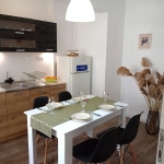 Двустаен апартамент в Варна, Гръцка махала - 70 кв.м за 3558 €/кв.м - Снимка #1