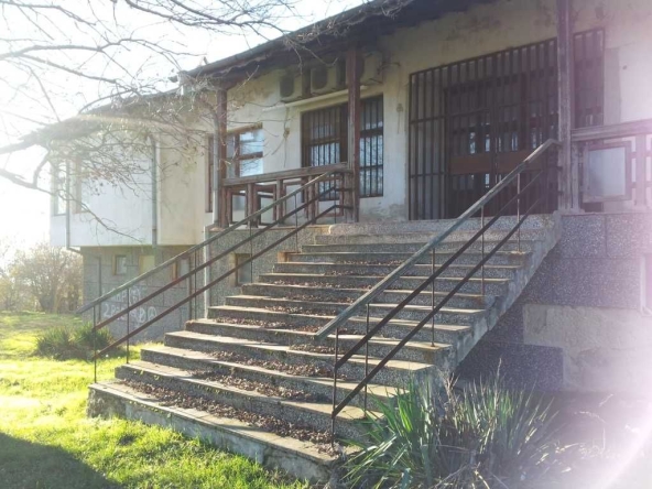 Къща в с. Аврен, Област Варна - 320 кв.м за 313 €/кв.м - Снимка #1