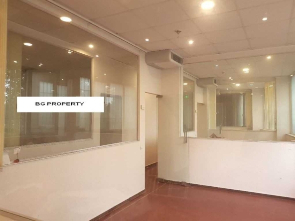 Дава се под наем Офис в София, Докторски паметник - 252 кв.м за 1500 € - Снимка #1