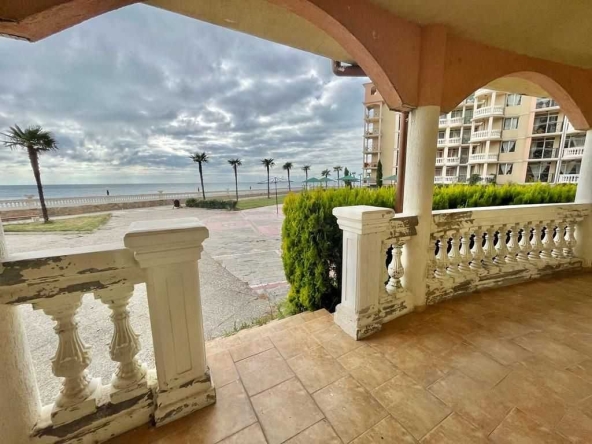 Двустаен апартамент в к.к. Елените - 95 кв.м за 783 €/кв.м - Снимка #1