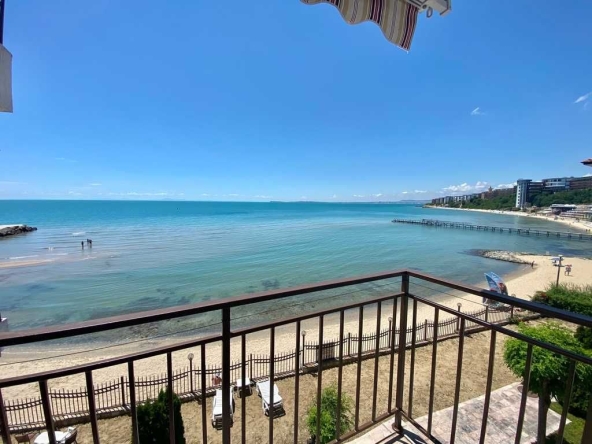 Двустаен апартамент в к.к. Елените - 65 кв.м за 1847 €/кв.м - Снимка #1