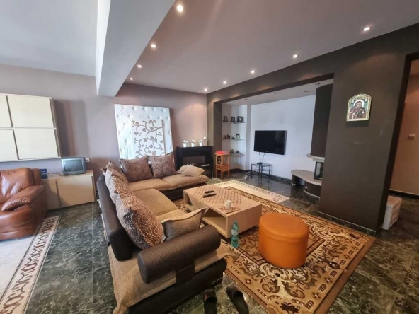 Тристаен апартамент в Благоевград, Широк център - 128 кв.м за 1133 €/кв.м - Снимка #1