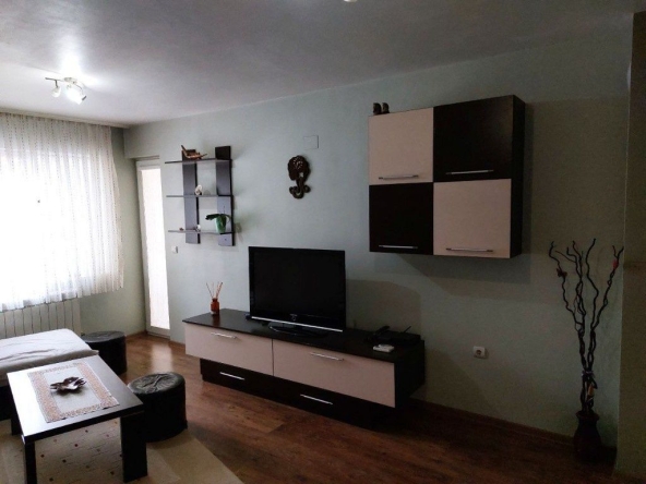 Дава се под наем Тристаен апартамент в Стара Загора, Ремиза - 100 кв.м за 433.5 € - Снимка #1