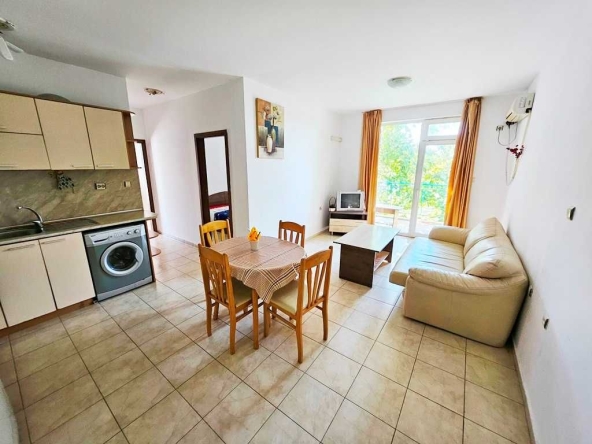 Тристаен апартамент в к.к. Слънчев бряг - 82 кв.м за 726 €/кв.м - Снимка #1