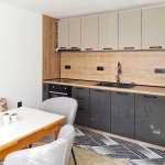 Дава се под наем Тристаен апартамент в Велико Търново, Акация - 65 кв.м за 335 € - Снимка #1