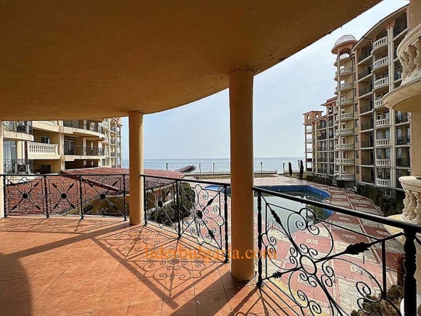 Двустаен апартамент в к.к. Елените - 92 кв.м за 755 €/кв.м - Снимка #1