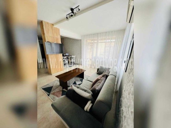 Тристаен апартамент в Свети Влас - 131 кв.м за 1031 €/кв.м - Снимка #1