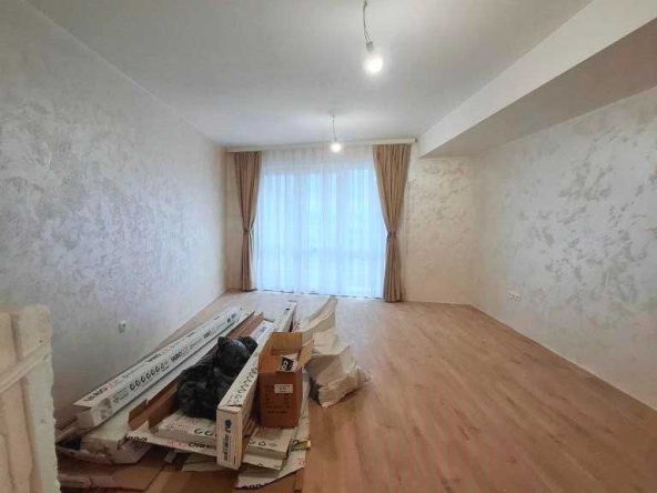 Тристаен апартамент в Варна, Център - 101 кв.м за 1061 €/кв.м - Снимка #1