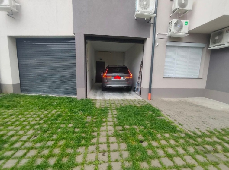 Дава се под наем Гараж / Паркомясто в Стара Загора, Казански - 17 кв.м за 109.65 € - Снимка #1