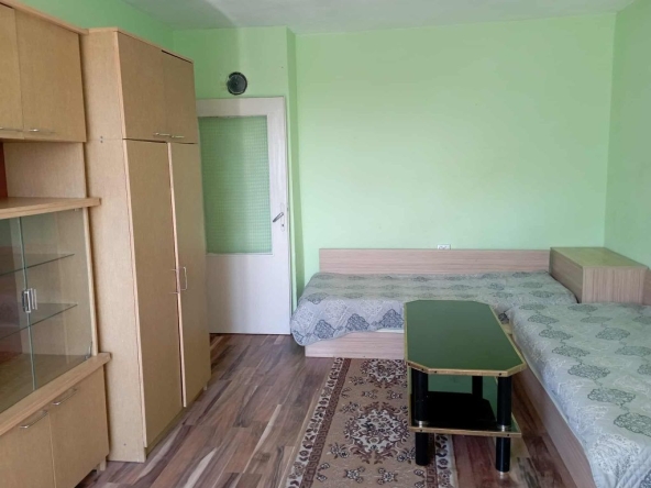 Дава се под наем Едностаен апартамент в Шумен, Тракия - 40 кв.м за 204 € - Снимка #1