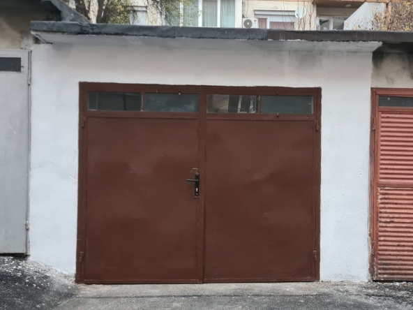 Дава се под наем Гараж / Паркомясто в Габрово, Трендафил 1 - 18 кв.м за 14790 € - Снимка #1