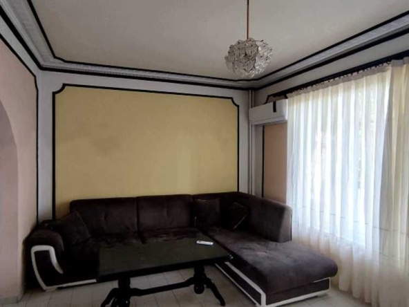 Дава се под наем Тристаен апартамент в Пловдив, Въстанически - 100 кв.м за 375 € - Снимка #1