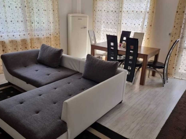 Дава се под наем Тристаен апартамент в Пловдив, Южен - 90 кв.м за 341.7 € - Снимка #1