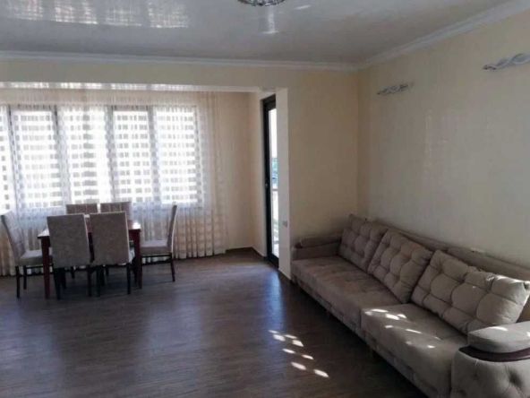 Дава се под наем Тристаен апартамент в Пловдив, Беломорски - 90 кв.м за 255 € - Снимка #1
