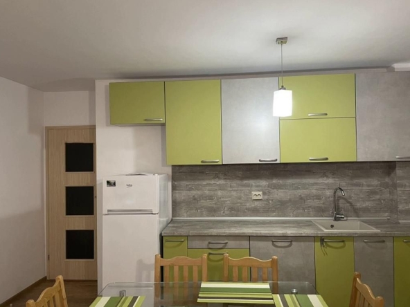 Дава се под наем Тристаен апартамент в Пловдив, Кършияка - 114 кв.м за 600 € - Снимка #1