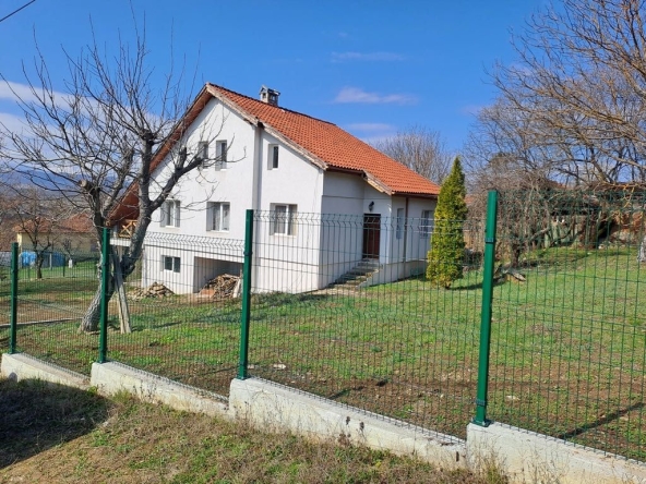 Къща в с. Джурово, Област София-област - 350 кв.м за 190 €/кв.м - Снимка #1