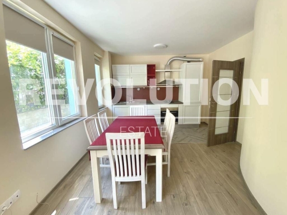 Дава се под наем Тристаен апартамент в Варна, ВИНС - 95 кв.м за 700 € - Снимка #1