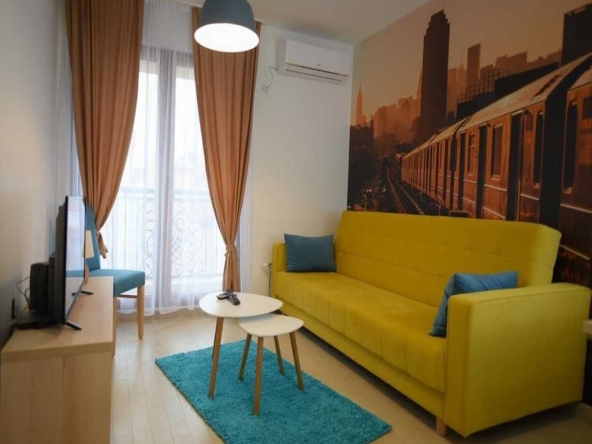 Дава се под наем Тристаен апартамент в Пловдив, Център - 80 кв.м за 214.2 € - Снимка #1