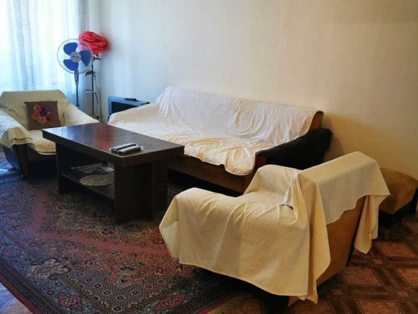 Дава се под наем Тристаен апартамент в Пловдив, Кършияка - 90 кв.м за 331.5 € - Снимка #1