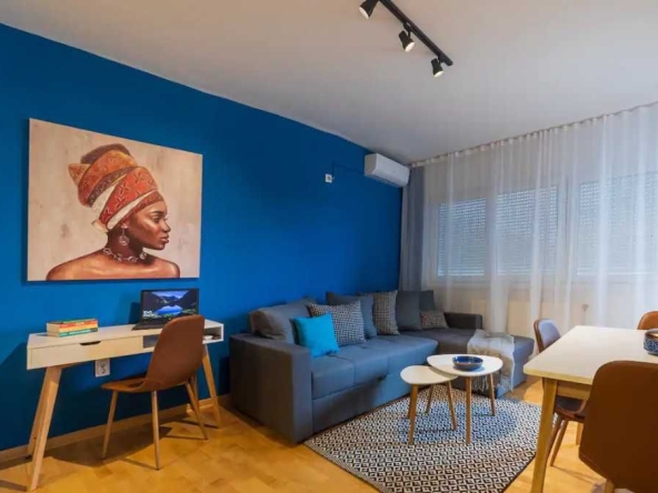 Дава се под наем Двустаен апартамент в Пловдив, Беломорски - 90 кв.м за 315 € - Снимка #1