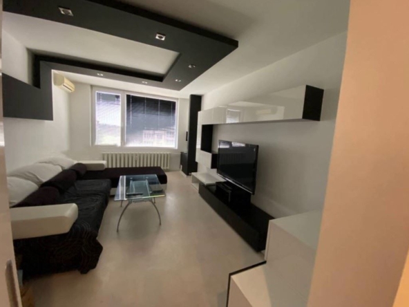 Дава се под наем Тристаен апартамент в София, Връбница 2 - 80 кв.м за 612 € - Снимка #1