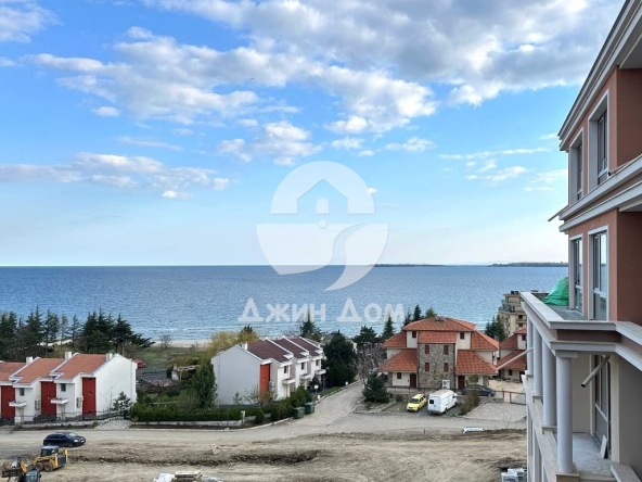 Двустаен апартамент в к.к. Слънчев бряг - 65 кв.м за 2154 €/кв.м - Снимка #1