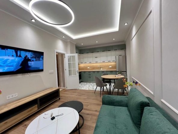 Дава се под наем Двустаен апартамент в Пловдив, Христо Смирненски - 69 кв.м за 700 € - Снимка #1