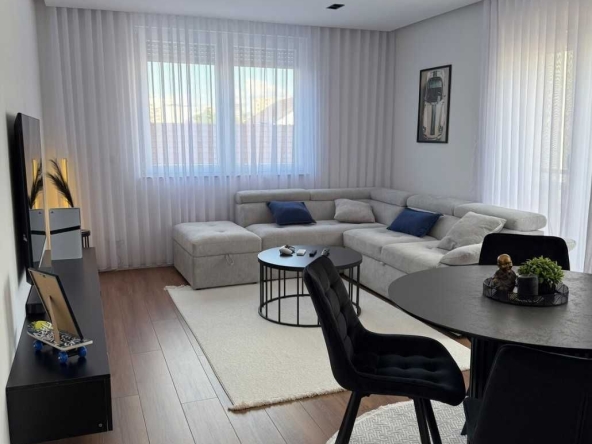 Дава се под наем Едностаен апартамент в София, Изгрев - 50 кв.м за 399 € - Снимка #1