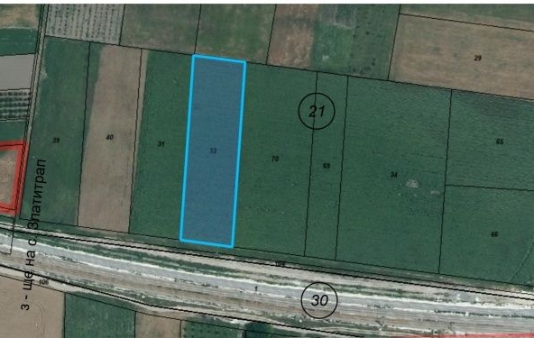 Земеделски имот в с. Златитрап, Област Пловдив -  кв.м за 20000 €/дка - Снимка #1