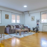 Дава се под наем Тристаен апартамент в Пловдив, Беломорски - 90 кв.м за 341.7 € - Снимка #1