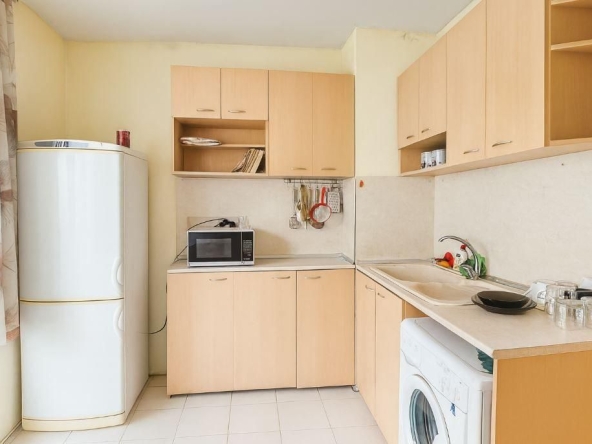 Дава се под наем Едностаен апартамент в Варна, Изгрев - 40 кв.м за 300 € - Снимка #1